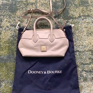 Small Dooney & Bourke Handbag - Never used!